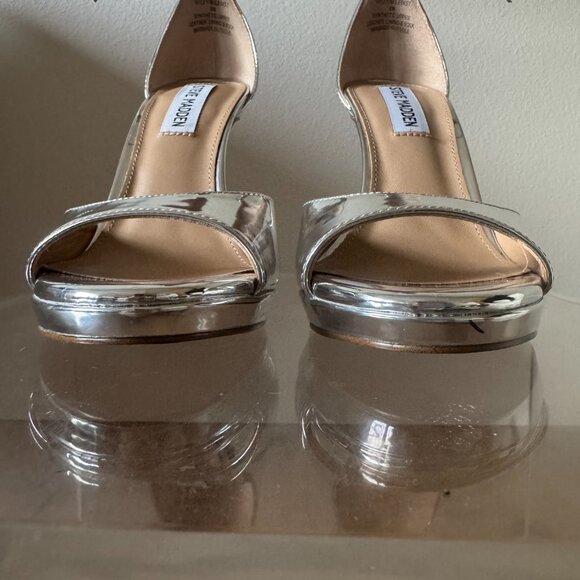 Steve Madden Wiley Silver Chrome Stiletto Heels Metallic Open Toe Size 6 NYE - Picture 12 of 14